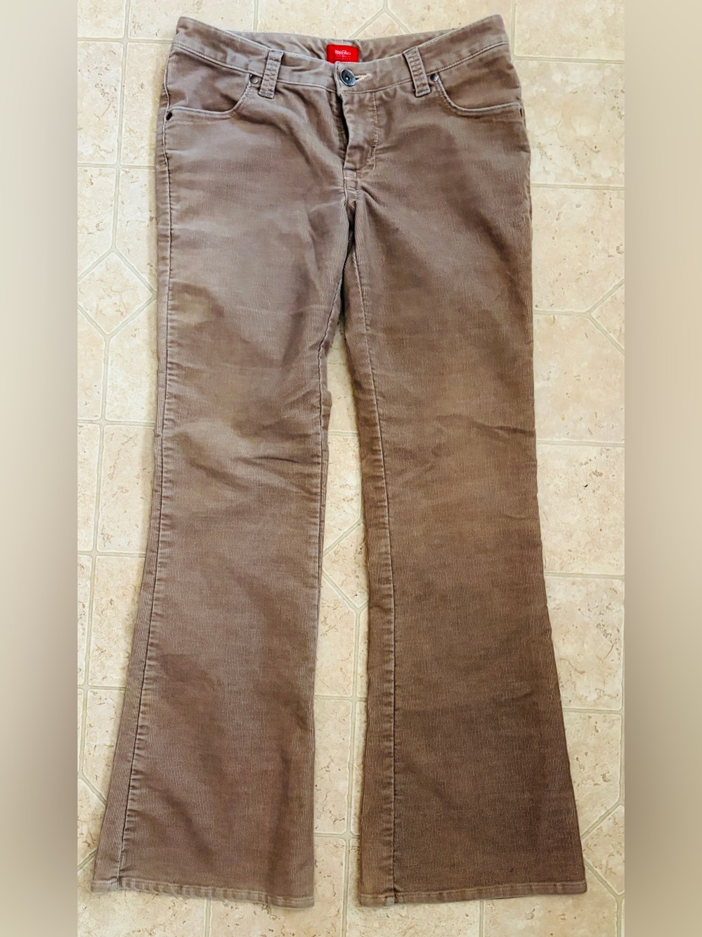 MOSSIMO LOW RISE TAUPE STRETCH CORDUROY FLARED JEANS - FLATTERING/SEXY SIZE 7x31
